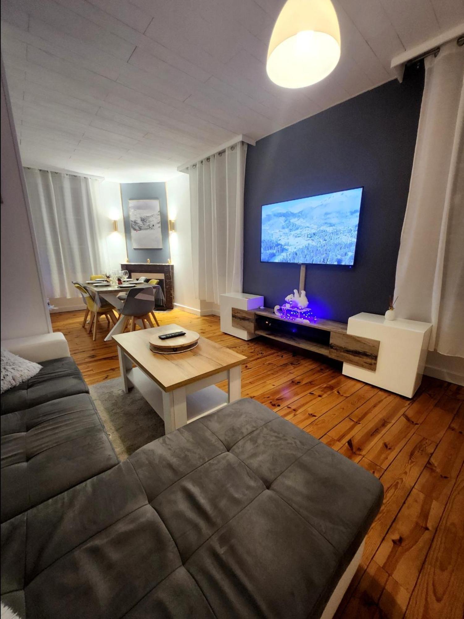 Chaleureux Appartement Refait A Neuf Vic-sur-Cère 외부 사진